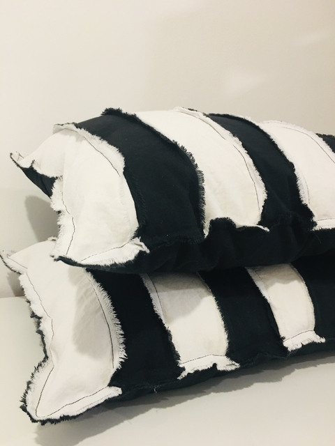 ALMOHADON TUSOR RAYADO DESFLECADO