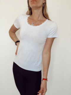 remera mc puntilla colores - Brunella Online