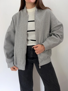 The oversized bomber jacket en internet