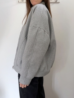 The oversized bomber jacket en internet