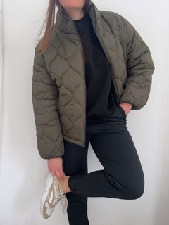 Essential Jogger en internet