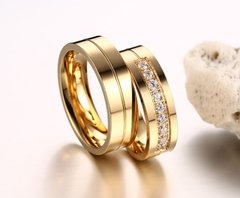 Imagem do Par de Alianças Anel De Compromisso Titânio Banhado A Ouro 18k