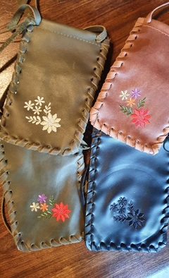 PORTA CELULARES de cuero - comprar online