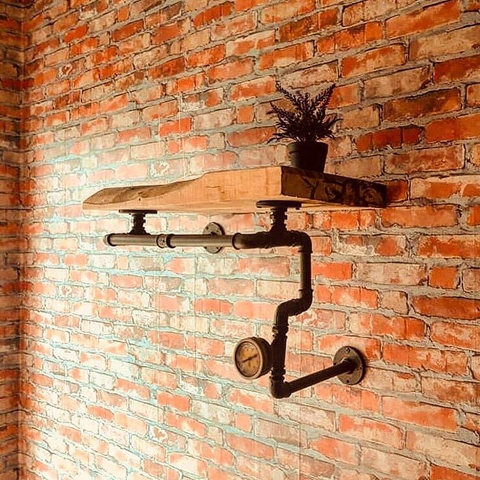 Estante de madera industrial.