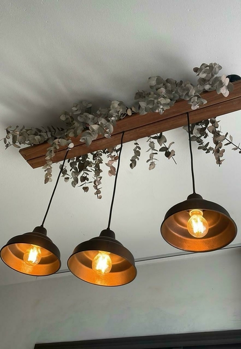 PLATAFORMA DE MADERA CON 3 GALPONERAS