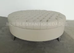 Puff redondo capitoné tapizado en pana o cuero vinílico y patas en metal macizo pulido (PG108M) en internet