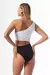 Body de um ombro na internet