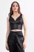 Cropped decote v em poliuretano croco