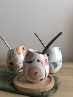 Mate ovo pintado a mano