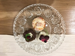 Plato torta labrado - Chez Deco