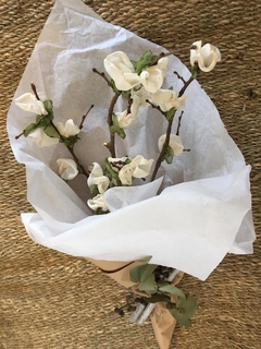 Ramo de flores sakura - comprar online