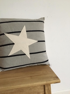 Almohadon Star + rayas - Chez Deco