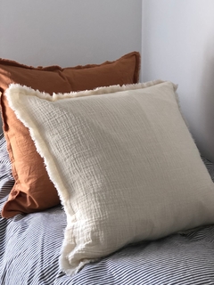 Almohadon 60x60 cream - comprar online