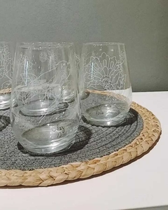 Imagen de Set x 6 vasos copones flores blancas