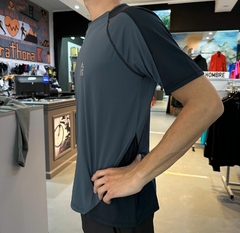 Remera accelerate Black Rock (Hombre) - Marathona