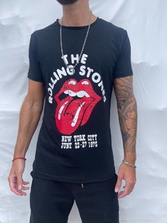 Remera Stones NYC Black - comprar online