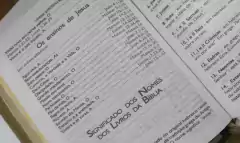 Kit bíblia sagrada mãe e filha - biblia capa luxo flor do campo + biblia boneca vermelha - loja online