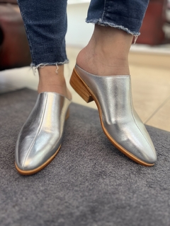 Zuecos Freda Plata - comprar online