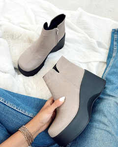 Bota Lira