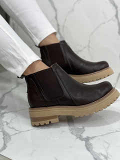 Borcego Brown en internet