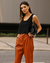 Calça Modelo Cenoura em Couro - comprar online