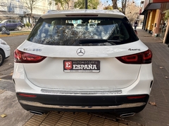 Mercedes Benz GLA 250 4 Matic