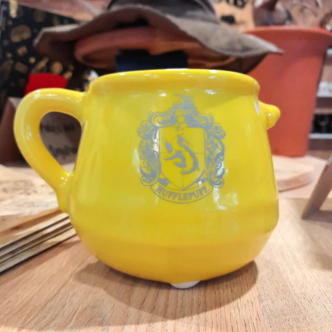 Taza caldero Hufflepuff - Harry Potter