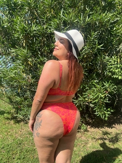 Semi vedetina con cintura tiro alto ARABESCOS (Talles 36 al 50)