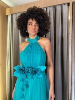 LOCAÇÃO Vestido verde com flores 3D