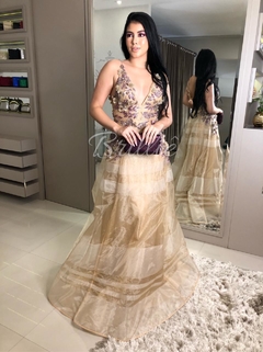 LOCAÇÃO Vestido Nude Bordado Lilás 3D