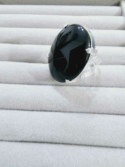 Anillo de ónix negro