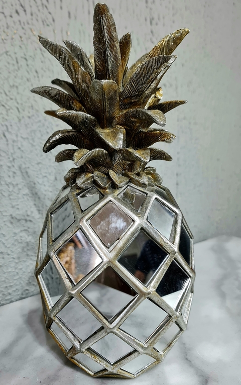 Abacaxi em resina prata espelhada