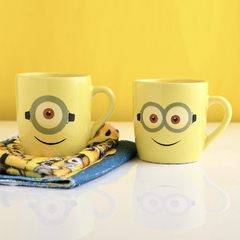 MINIONS - linea amarilla en internet