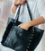 Tote cuero volados y tachas - rincondeeulalia