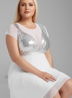 Imagen de Vestido blanco con manga sombrero busto de lentejuelas combinado con microtul y cinto de strass