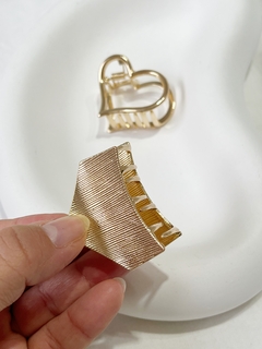 Broche dorado en internet