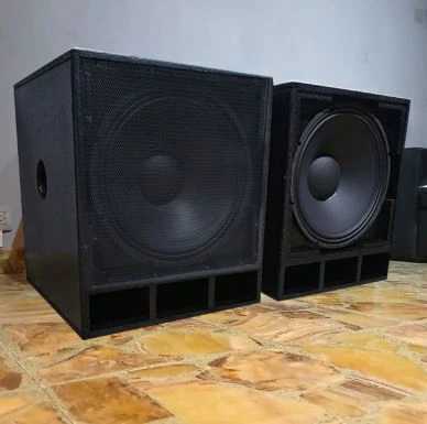EL PAR de Sub de 18 PRIME18 Con reja enteriza y doble speakon