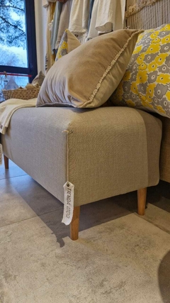 Banco pie de cama en lino (1,2 x 0,45 mts.) - comprar online