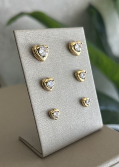 Trio de Brincos dourados Coração com Zircônia