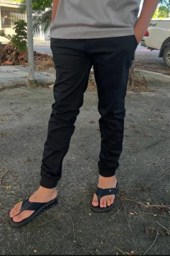 Calça jogger na internet