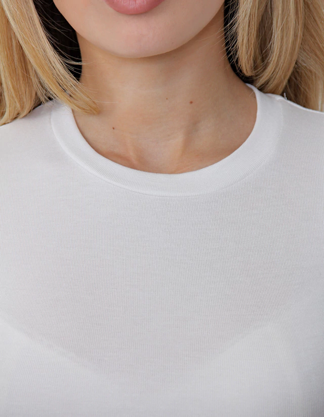 Remera Toscana Lisa Cuello Redondo de Onyx Jeans — imagen 8
