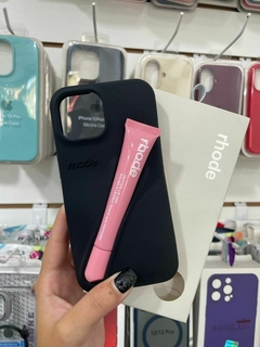 Imagen de Fundas Rhode con Lip Gloss Rhode iPhone