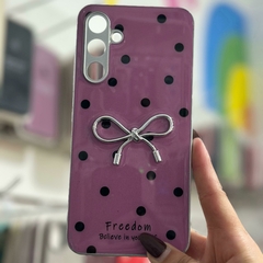 Funda a lunares Samsung A16 en internet