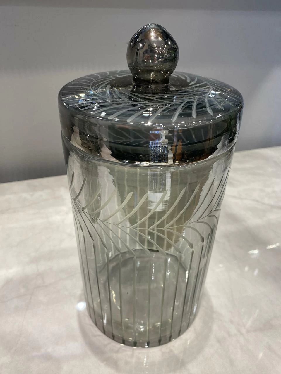 Potiche en vidrio labrado L