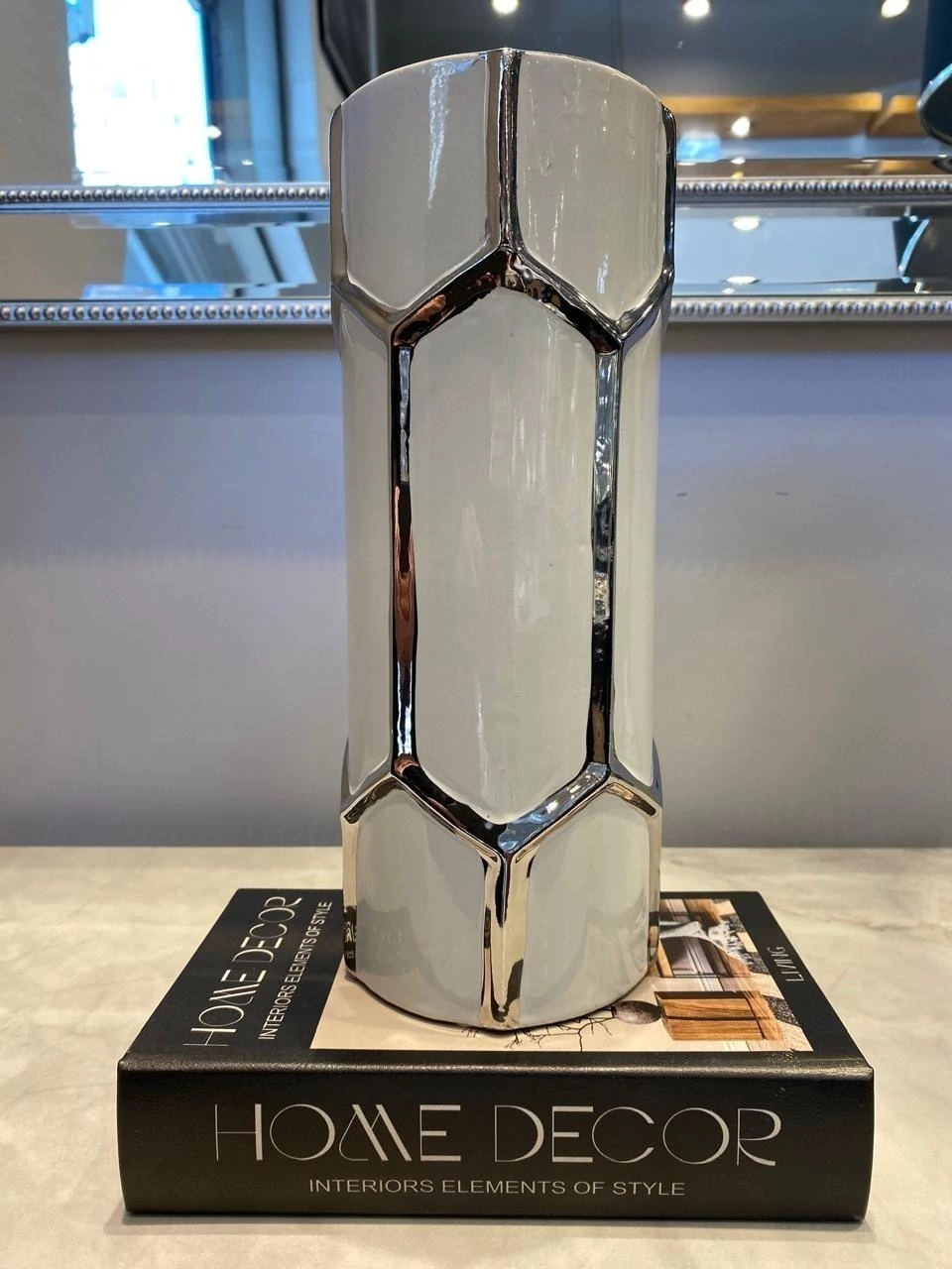 Jarrón de cerámica esmaltada cilíndrico