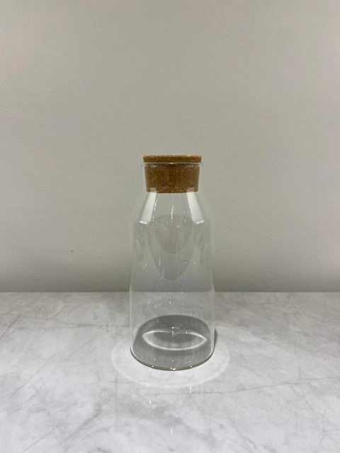 Botella de borosilicato con tapa de corcho