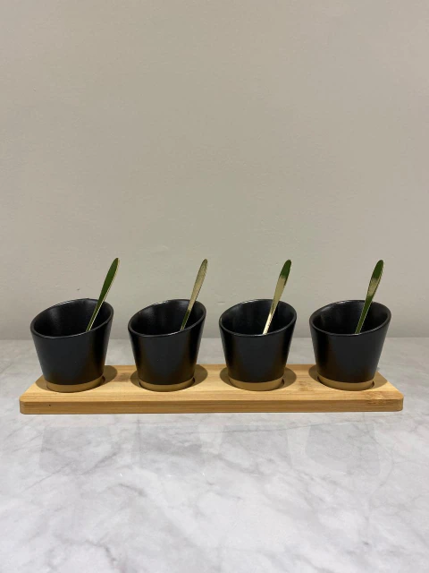 Set x 4 copetineros de porcelana con cucharas