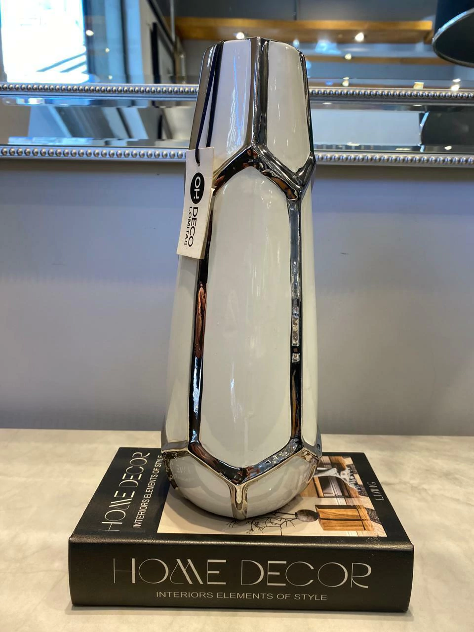 Jarrón de cerámica esmaltada cónico