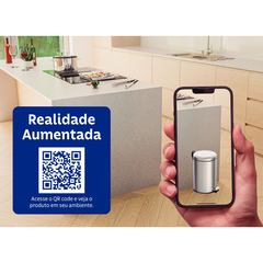 Lixeira com pedal de 12 L em aço inox polido, com balde interno removível e tampa com sistema Stay Open.