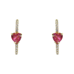 brinco semijoia earhook de coração rubi fusion e zircônias banhado a ouro 18k